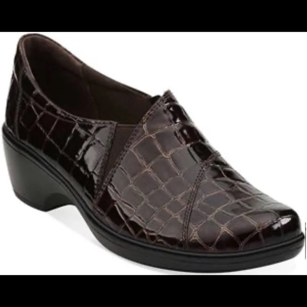NIB Never Worn Clarks Loafers size 6.5 May Orchid Brown